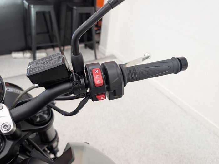 2026 Triumph TRIDENT 660 (LAMS) grey