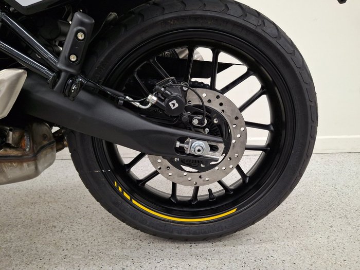 2026 Triumph SPEED 400 Yellow