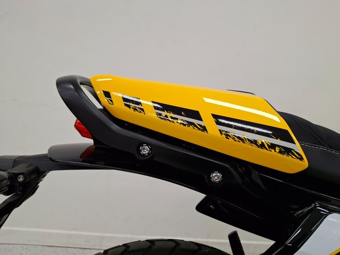 2026 Triumph SPEED 400 Yellow