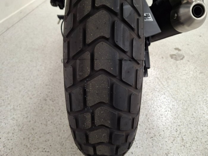 2026 Triumph SPEED 400 Yellow