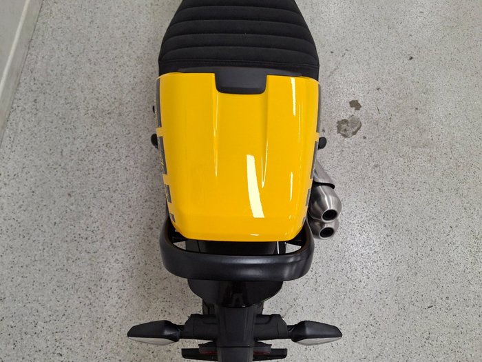 2026 Triumph SPEED 400 Yellow