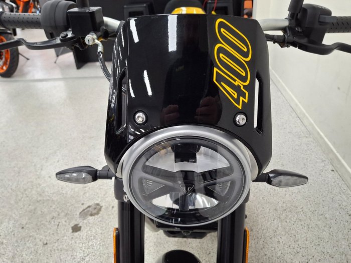 2026 Triumph SPEED 400 Yellow