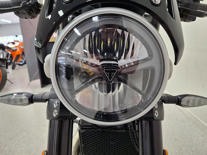 2026 Triumph SPEED 400 Yellow