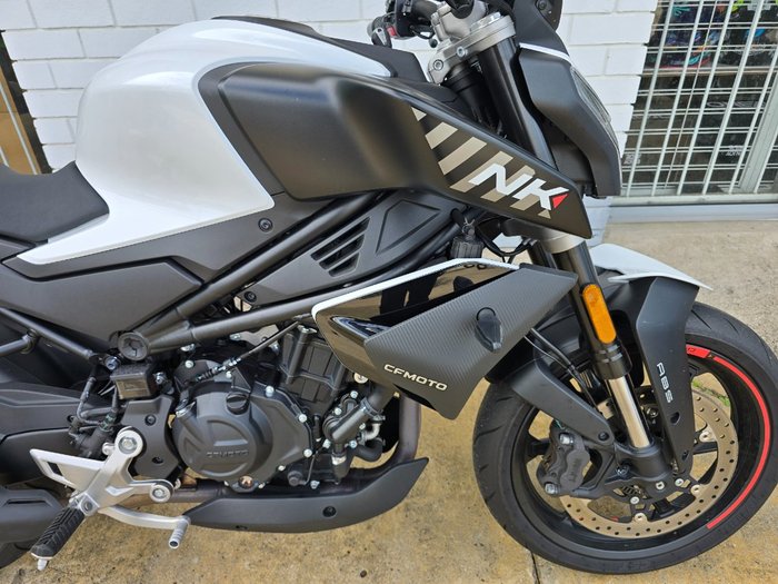 2024 CFMOTO 450 NK White