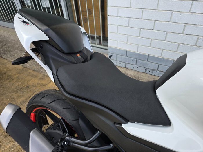 2024 CFMOTO 450 NK White