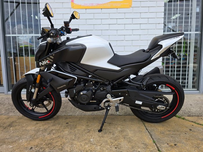 2024 CFMOTO 450 NK White