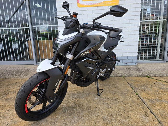 2024 CFMOTO 450 NK White