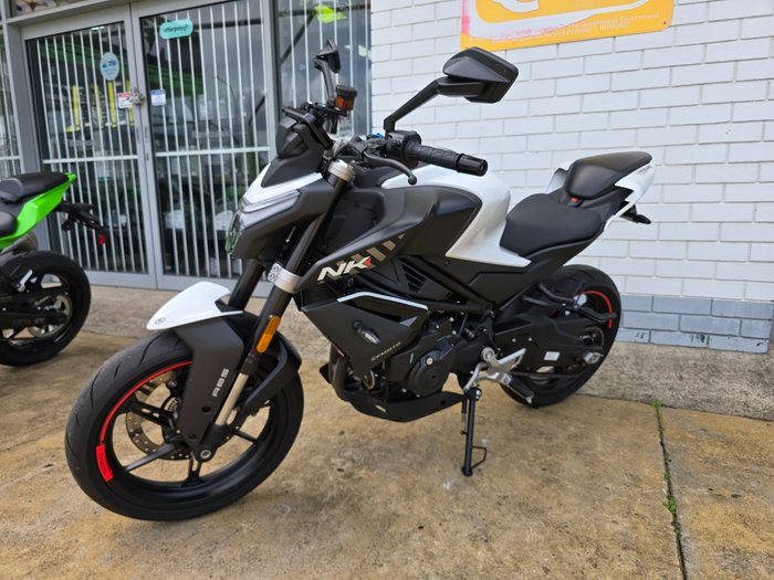 2024 CFMOTO 450 NK White