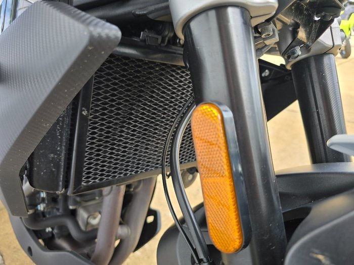 2024 CFMOTO 450 NK White