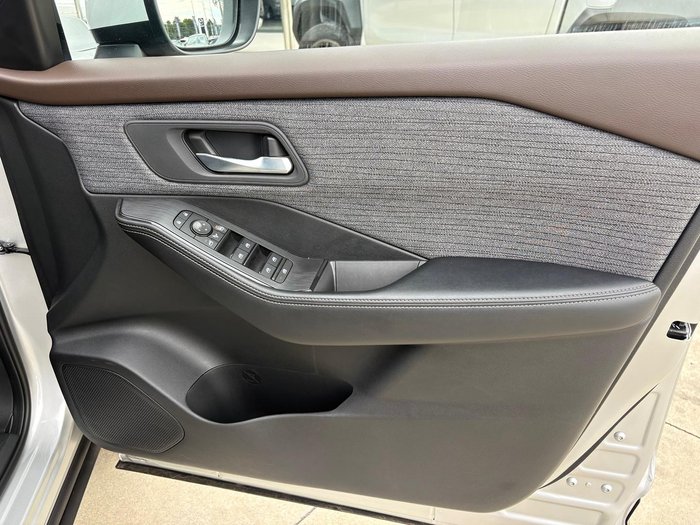 2024 Nissan X-TRAIL ST