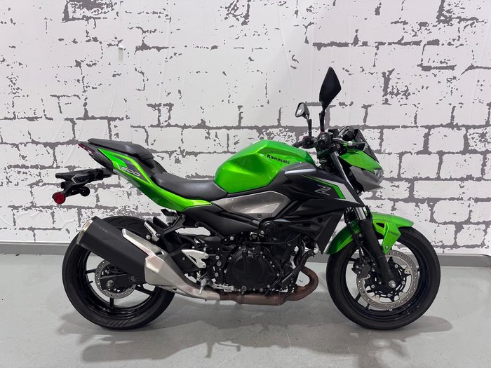 2025 Kawasaki Z500 (ER500) Z Green