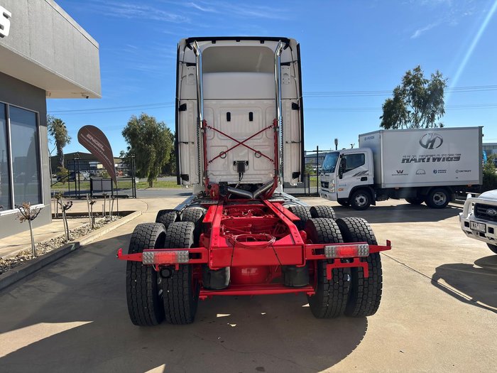 2025 Western Star 48X White