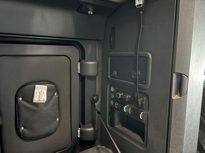 2025 Western Star 48X White