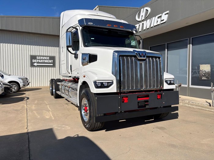 2025 Western Star 48X White