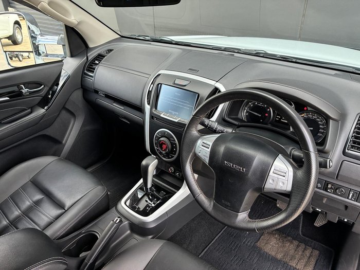 2020 Isuzu MU-X LS-T