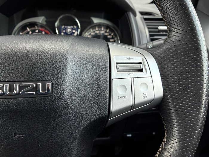 2020 Isuzu MU-X LS-T