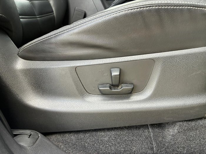 2020 Isuzu MU-X LS-T