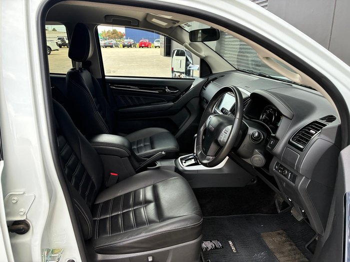 2020 Isuzu MU-X LS-T