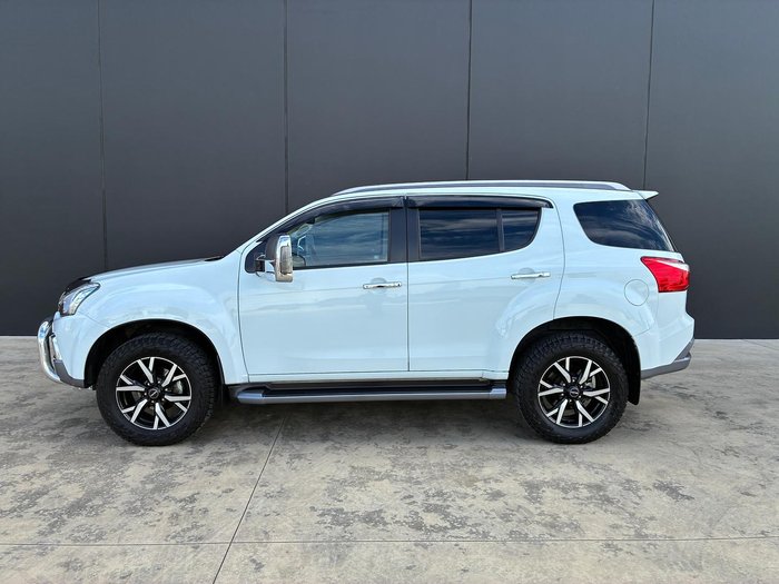 2020 Isuzu MU-X LS-T