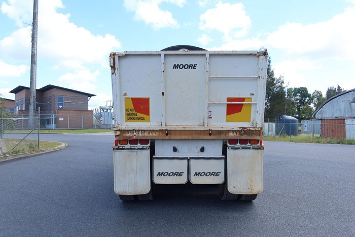 2013 Moore Tri-Axle Steel