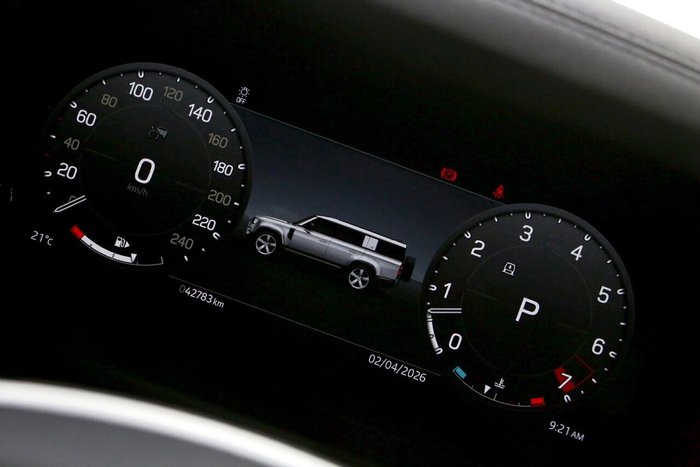 2023 Land Rover Defender 130 P400 SE