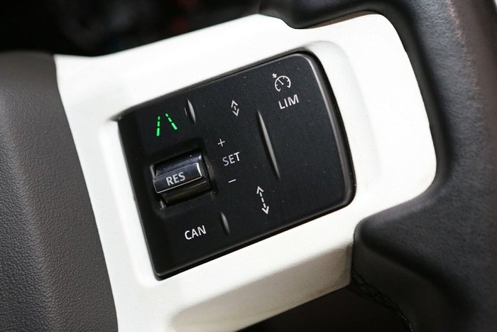 2023 Land Rover Defender 130 P400 SE