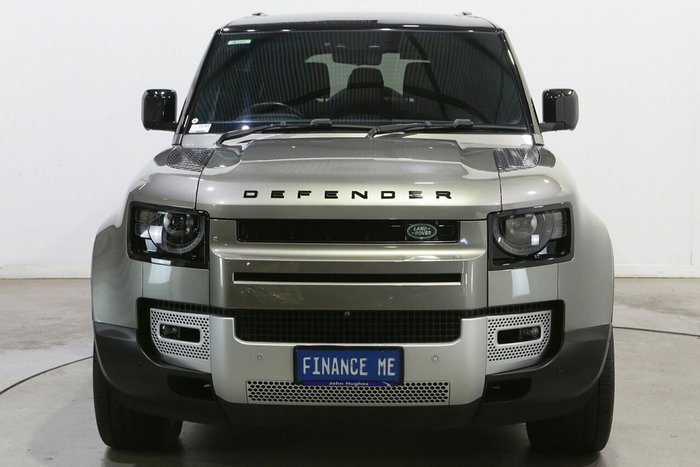 2023 Land Rover Defender 130 P400 SE