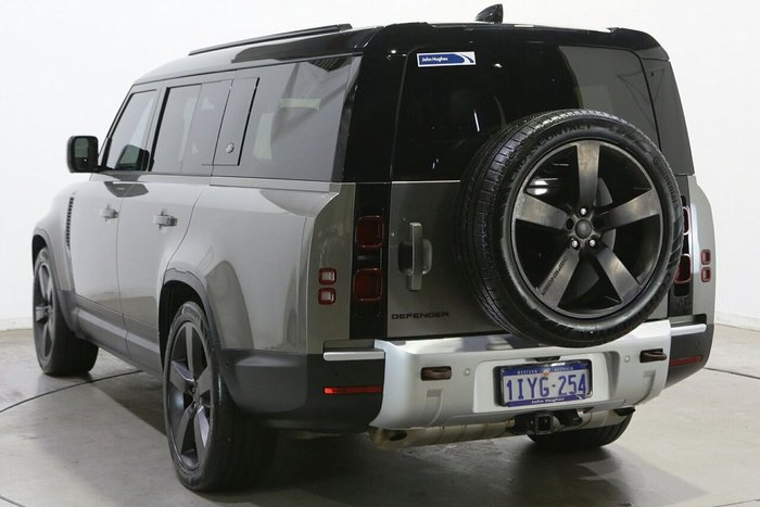 2023 Land Rover Defender 130 P400 SE