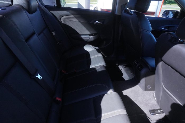 2016 Holden Commodore SS V