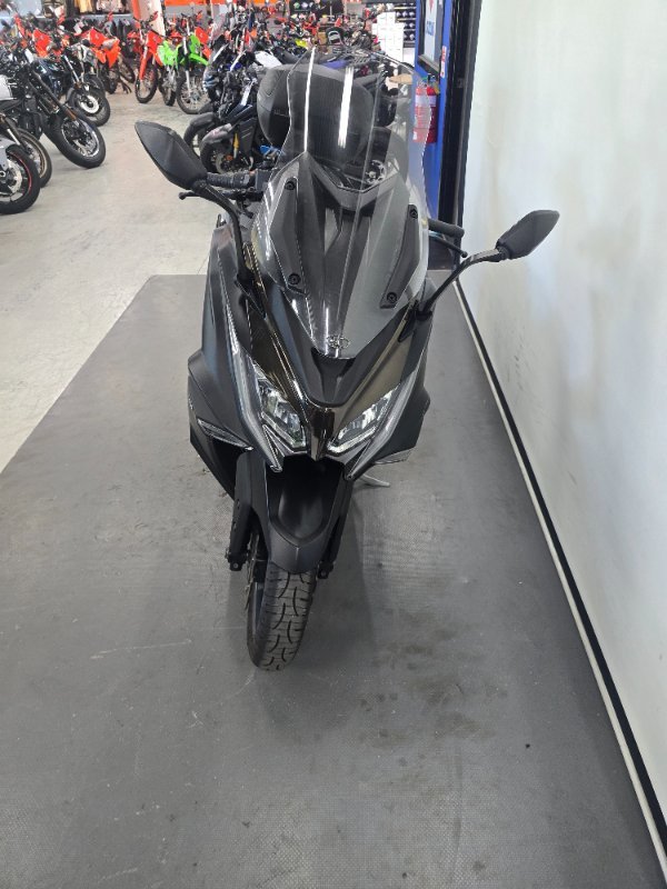 2018 Kymco AK 550 Black