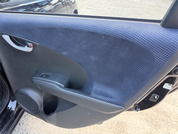 2014 HONDA JAZZ VIBE GE MY12 UPDATE Black