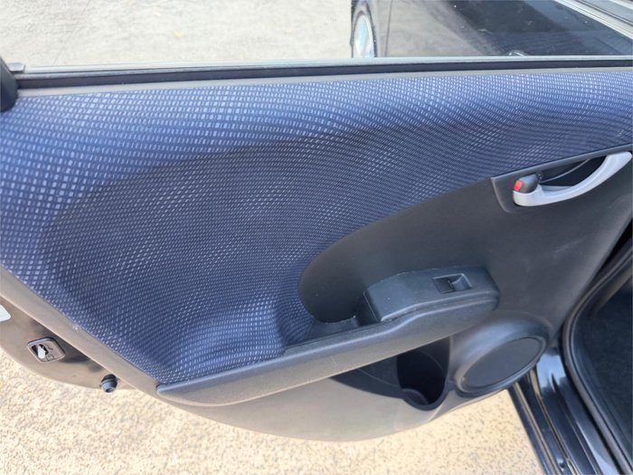 2014 HONDA JAZZ VIBE GE MY12 UPDATE Black