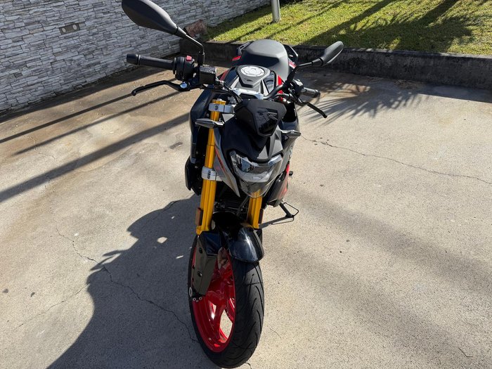 2025 BMW G 310 R