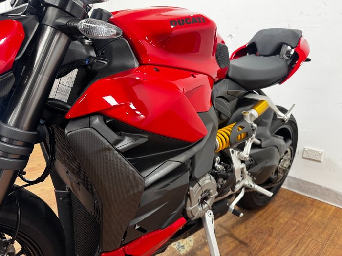 2022 Ducati STREETFIGHTER V2 RED