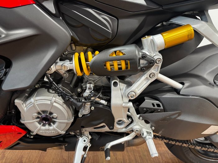 2022 Ducati STREETFIGHTER V2 RED