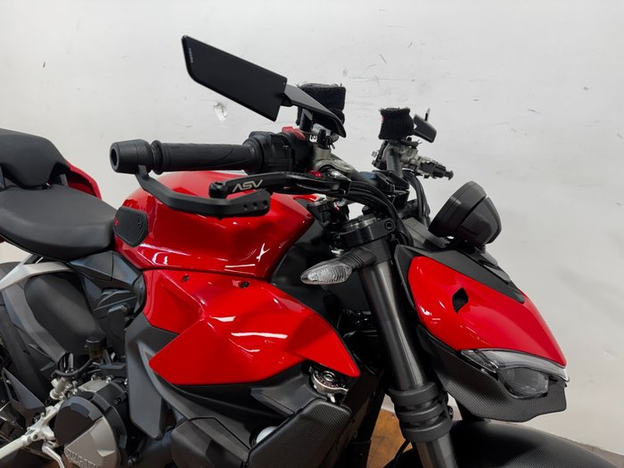 2022 Ducati STREETFIGHTER V2 RED