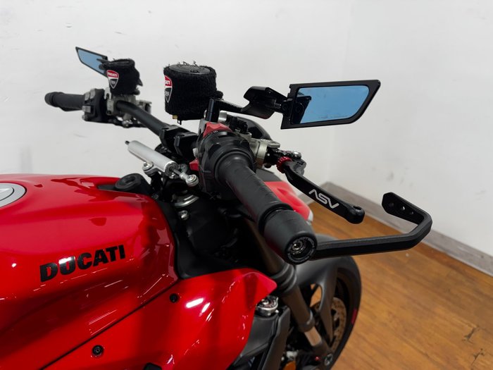 2022 Ducati STREETFIGHTER V2 RED
