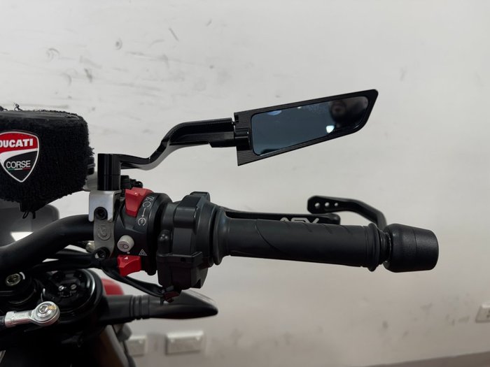 2022 Ducati STREETFIGHTER V2 RED