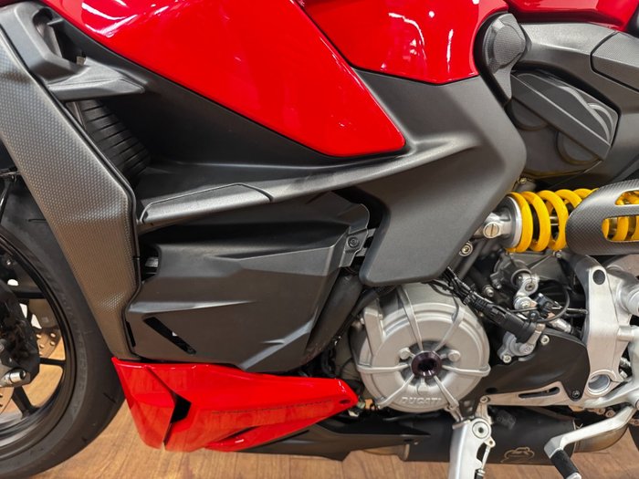 2022 Ducati STREETFIGHTER V2 RED