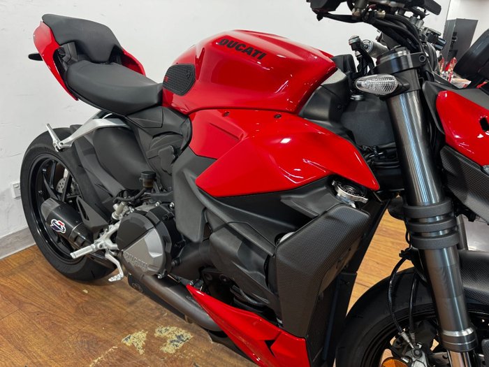 2022 Ducati STREETFIGHTER V2 RED