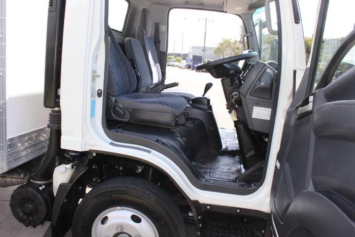 2023 Isuzu N Series NNR 45-150 Vanpack WHITE