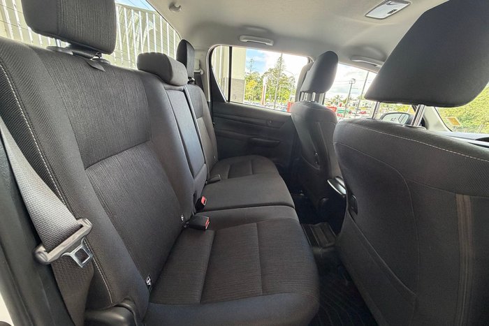 2023 Toyota Hilux SR