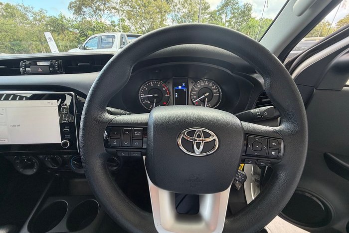 2023 Toyota Hilux SR