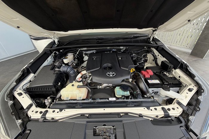 2023 Toyota Hilux SR