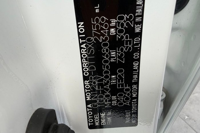 2023 Toyota Hilux SR