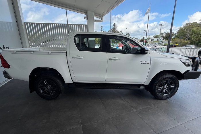 2023 Toyota Hilux SR