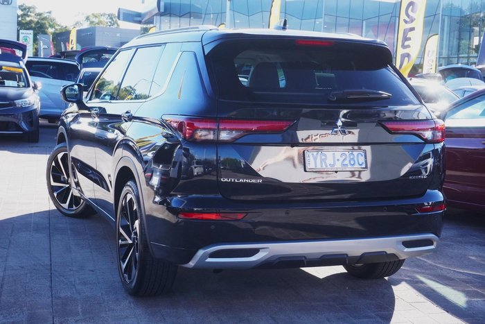 2023 Mitsubishi Outlander Exceed