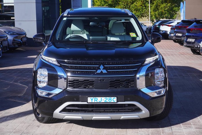 2023 Mitsubishi Outlander Exceed