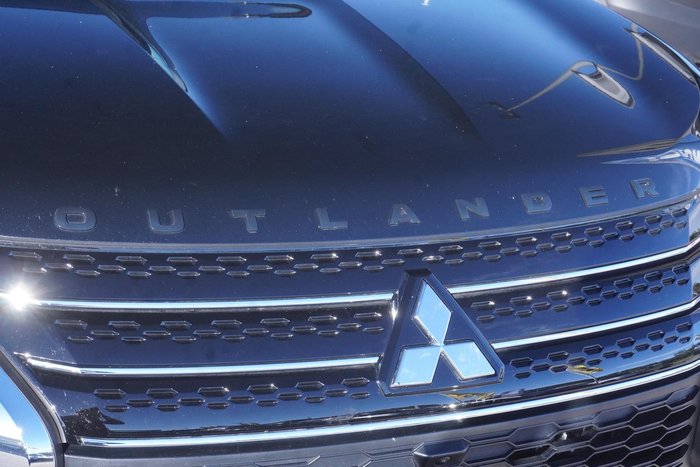 2023 Mitsubishi Outlander Exceed