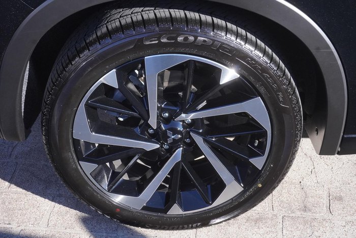 2023 Mitsubishi Outlander Exceed